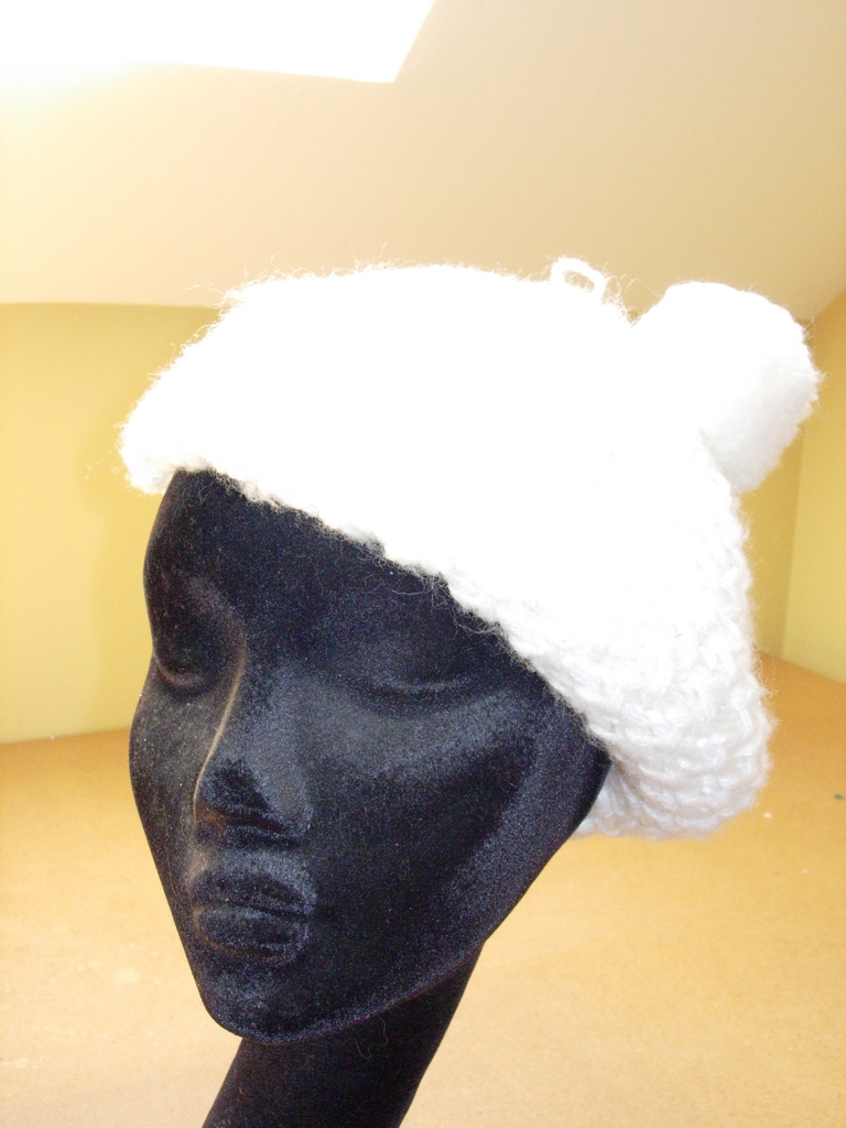 Costume Beret Knit Ecru